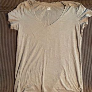 Victoria’s Secret PINK V-Neck tee, Size S